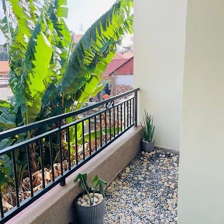 Renex Homes Namugongo Buitenkant foto
