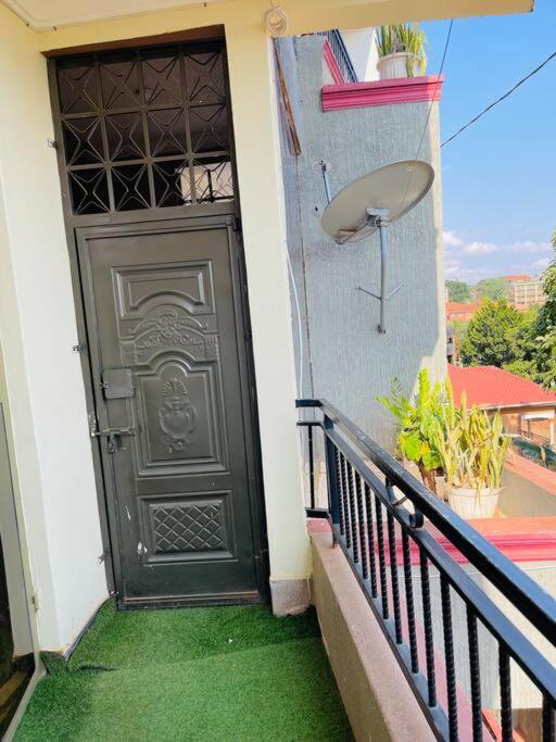 Renex Homes Namugongo Buitenkant foto