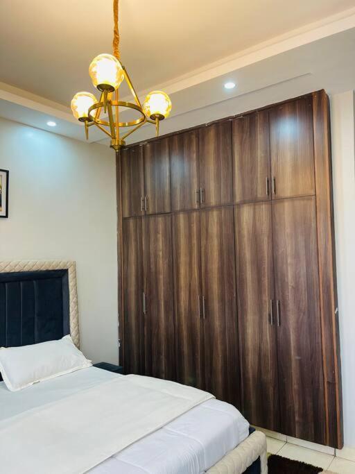 Renex Homes Namugongo Buitenkant foto