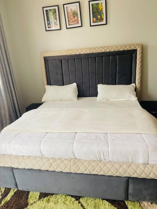 Renex Homes Namugongo Buitenkant foto
